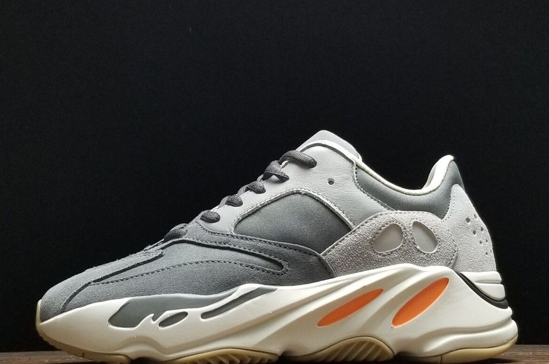 Fake Yeezy 700 Magnet Trainers for Men & Women (1)